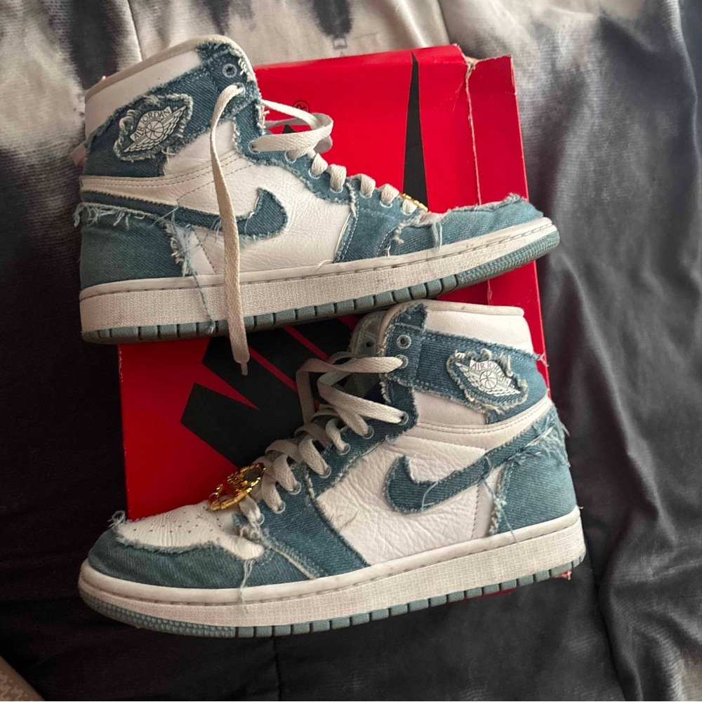 Women’s Jordan 1 “Denim”